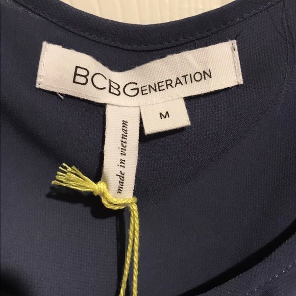 BCBGeneration 🎁HP🎁 Blue Smoke Lightweight Top - Picture 4 of 7